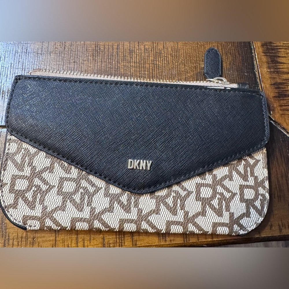 DKNY Carryall Wallet